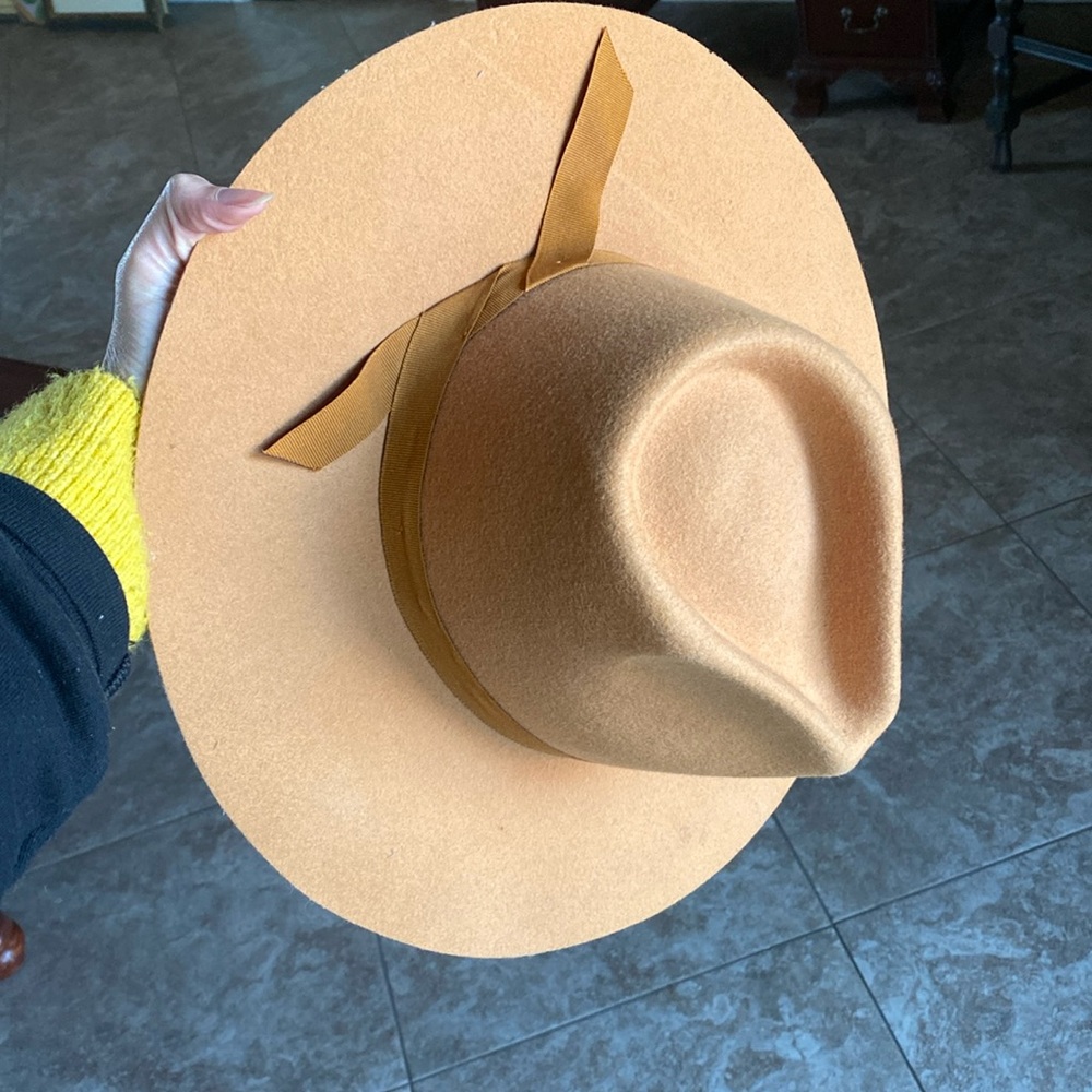 Urban Outfitters Tan Wide-Brim Felt Fedora